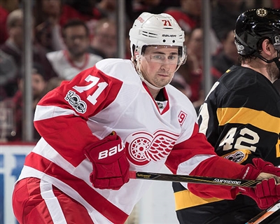 Dylan Larkin Poster 3554818