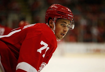 Dylan Larkin Poster 3554830