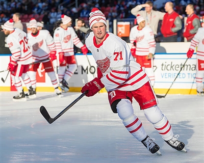 Dylan Larkin Poster 3554855