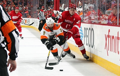 Dylan Larkin Poster 3554879