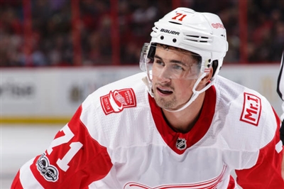 Dylan Larkin Poster 3554884