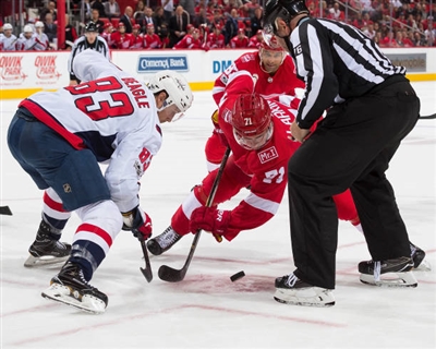 Dylan Larkin Poster 3554888