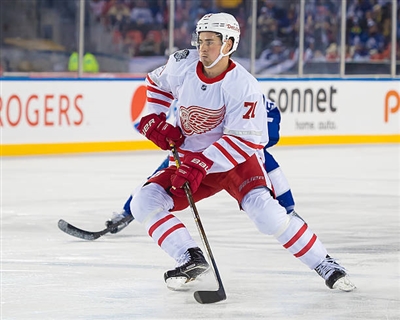 Dylan Larkin Poster 3554890
