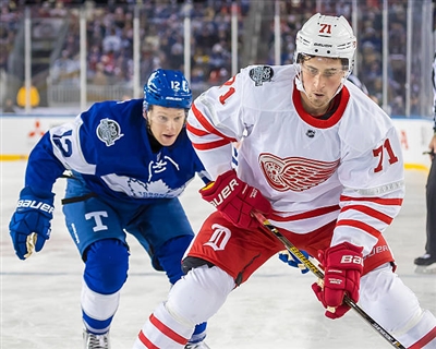 Dylan Larkin Poster 3554901