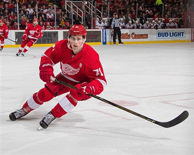 Dylan Larkin Poster 3554908