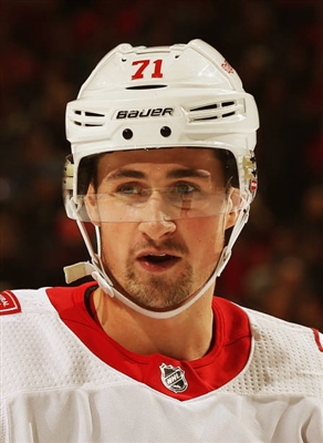 Dylan Larkin Poster 3554912