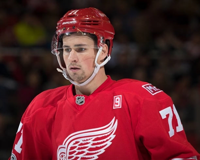 Dylan Larkin Poster 3554942