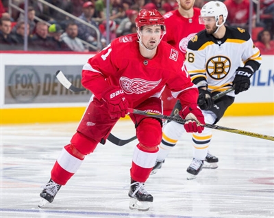 Dylan Larkin Poster 3554977