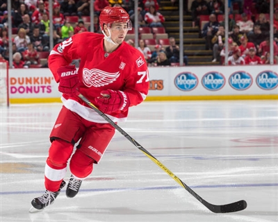 Dylan Larkin Poster 3554984