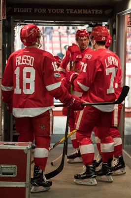 Dylan Larkin Poster 3554988