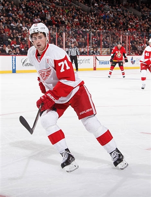 Dylan Larkin Poster 3554990