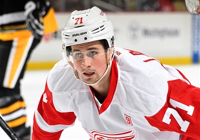 Dylan Larkin Poster 3555001
