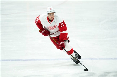 Dylan Larkin Poster 3555010