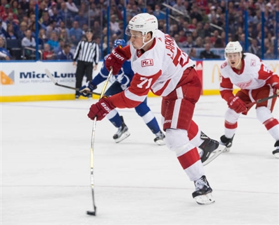 Dylan Larkin Poster 3555020