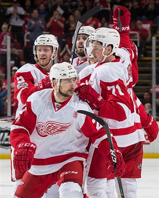 Dylan Larkin Poster 3555023
