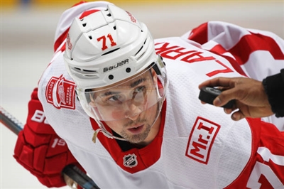 Dylan Larkin Poster 3555029