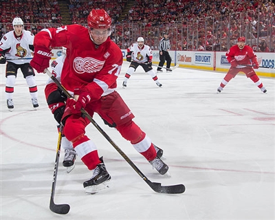 Dylan Larkin Poster 3555041