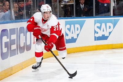 Dylan Larkin Poster 3555056