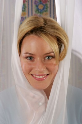 Elizabeth Banks Poster 1247300