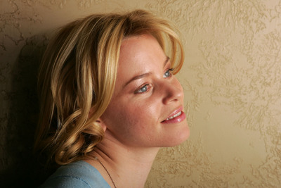 Elizabeth Banks Poster 2074036