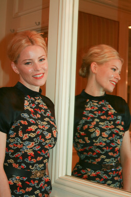Elizabeth Banks Poster 2221879