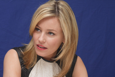 Elizabeth Banks Poster 2446339
