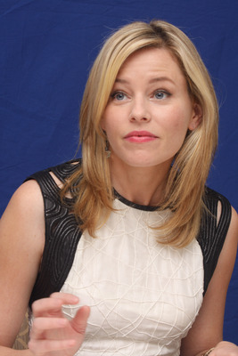 Elizabeth Banks Poster 2446355