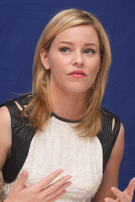 Elizabeth Banks Poster 2446365