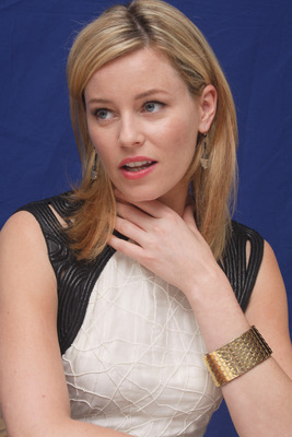 Elizabeth Banks Poster 2446368