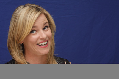Elizabeth Banks Poster 2446378
