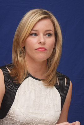 Elizabeth Banks Poster 2446382