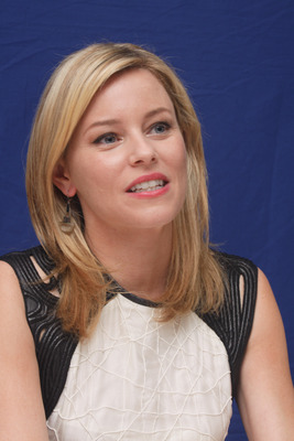 Elizabeth Banks Poster 2446385
