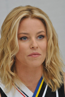Elizabeth Banks Poster 2531963