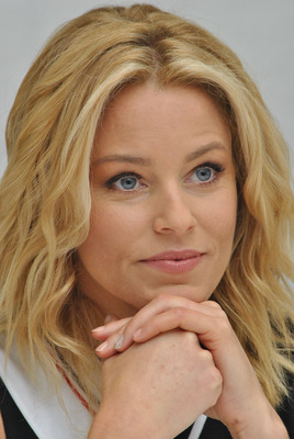 Elizabeth Banks Poster 2531988