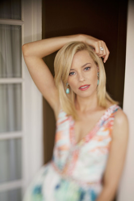 Elizabeth Banks Poster 2531999