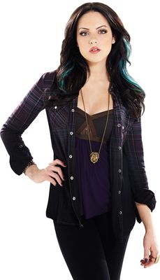 Elizabeth Gillies Poster 2368272