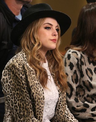 Elizabeth Gillies Poster 3003755