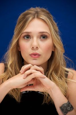 Elizabeth Olsen Poster 2250460