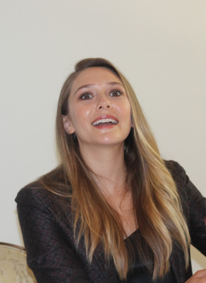 Elizabeth Olsen Poster 2820197