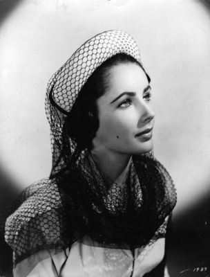 Elizabeth Taylor Poster 2591860