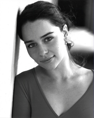 Emilia Clarke Poster 1998035