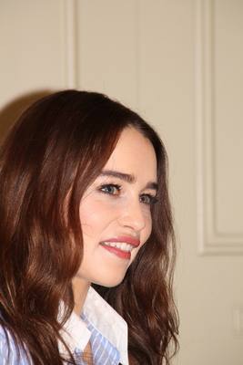 Emilia Clarke Poster 2342838