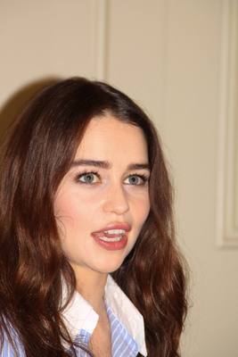 Emilia Clarke Poster 2342841