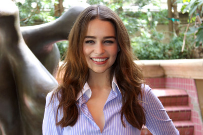 Emilia Clarke Poster 2342848