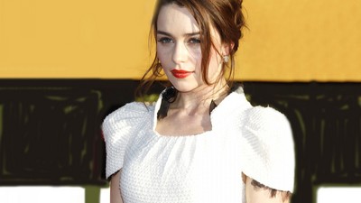 Emilia Clarke Poster 2368431