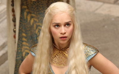 Emilia Clarke Poster 2368432