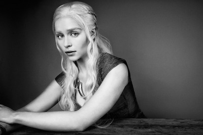 Emilia Clarke Poster 2368437