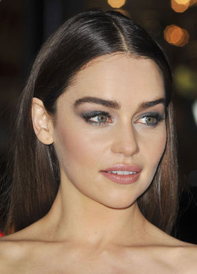 Emilia Clarke Poster 2368444