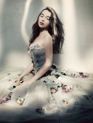 Emilia Clarke Poster 2479514