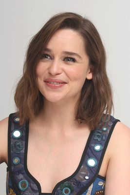 Emilia Clarke Poster 2492933